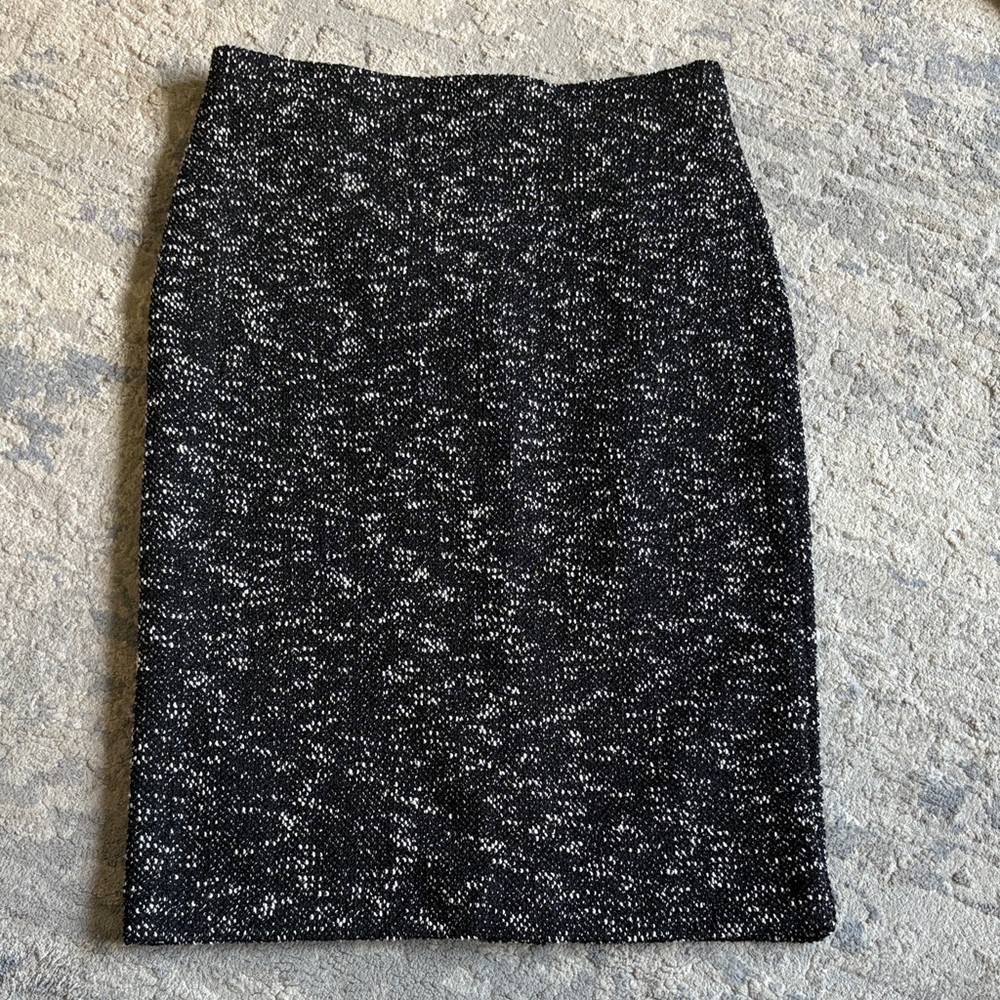 NWT Ann Taylor Tweed Pencil Skirt Black and White